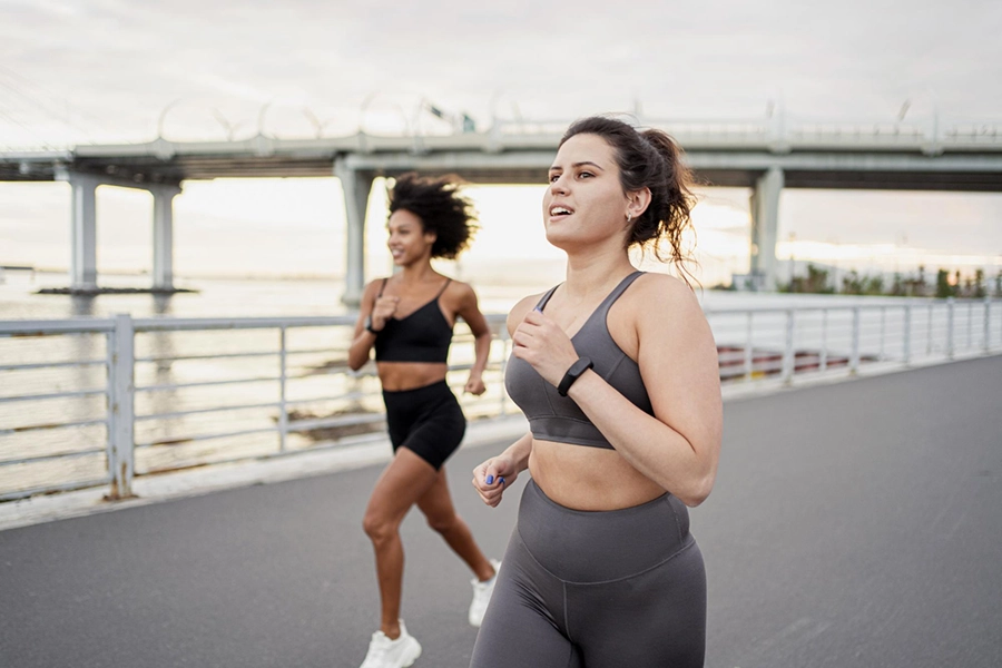 Mulheres fazendo exercício para perda de peso.