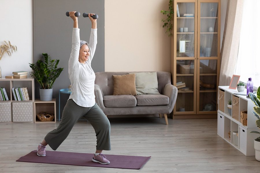 reino para idosos em casa — exercícios de força