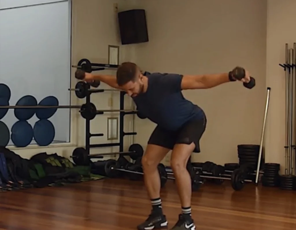 Crucifixo inverso curvado